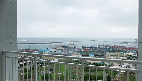 Sims Hotel Jeju 3*,