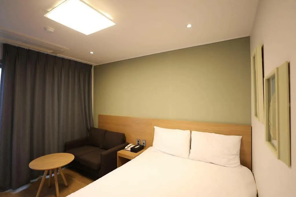 Sims Hotel Jeju